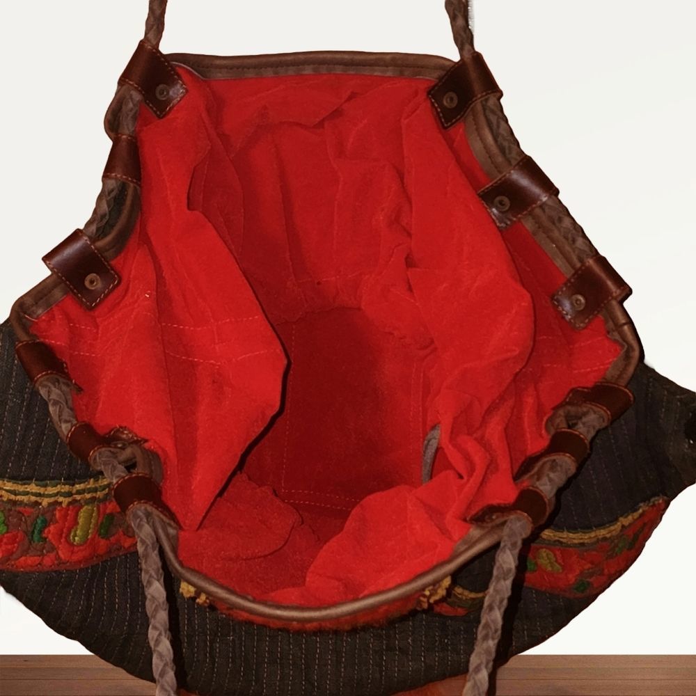 Unique Quilted Embroidered Braided Shoulder Strap Bag - Picture 4 of 6